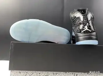 RETRO DB JORDAN "DOERNBECHER" 5 633068-010 AIR 0630
